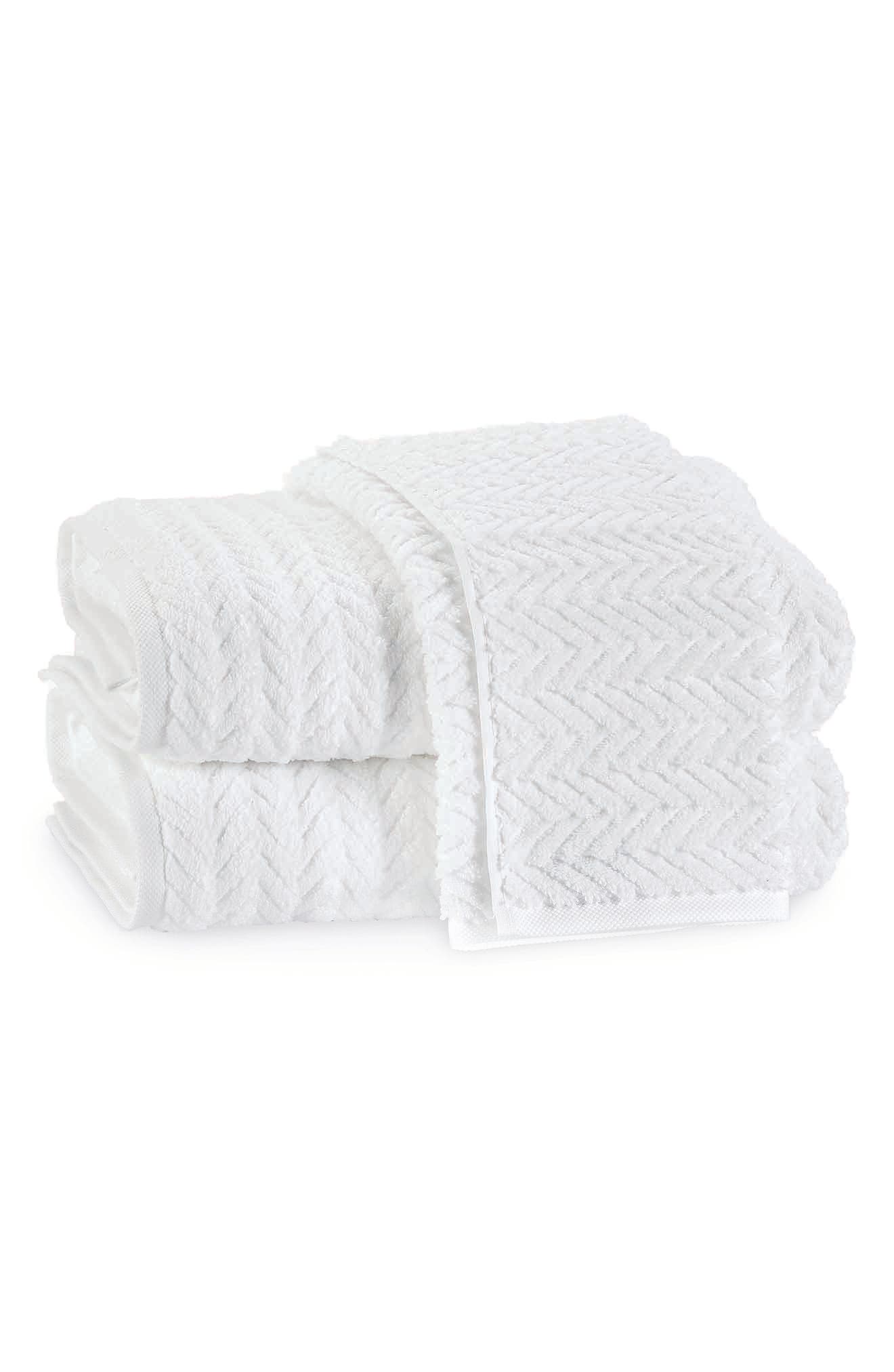 NEW!! Set of 2 Matouk Seville WASH CLOTH towel OCHRE NEW!! Set of 2 Matouk Seville WASH CLOTH towel OCHRE